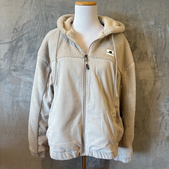 New Balance Jackets & Blazers - New Balance Beige Sherpa Cozy Jacket Sz L